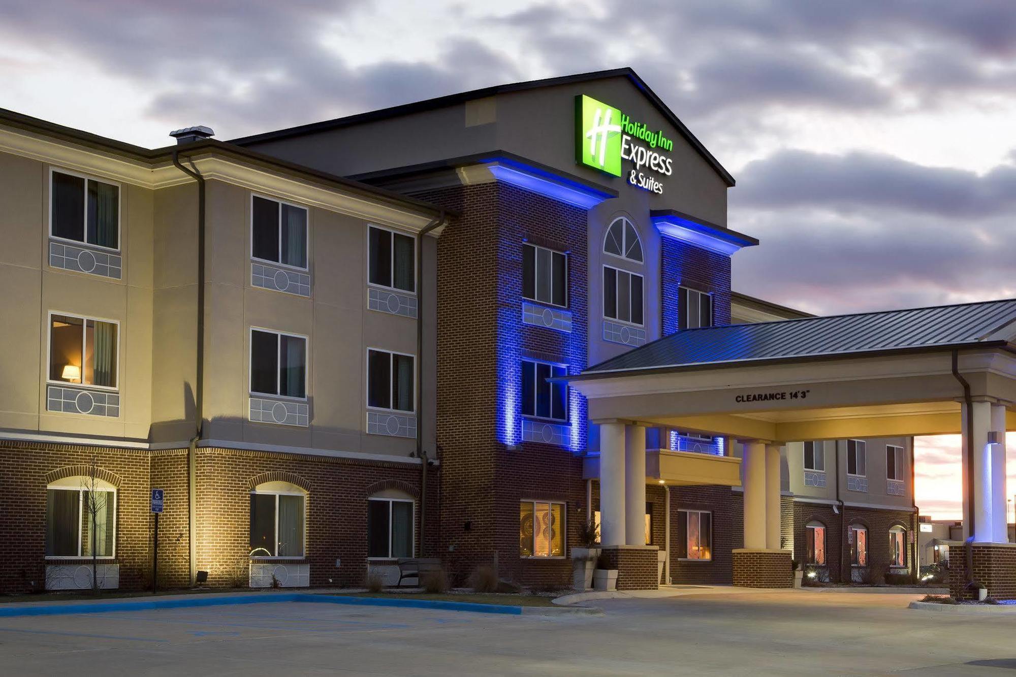 Holiday Inn Express & Suites Nevada By Ihg Ngoại thất bức ảnh